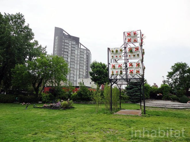 green design, eco design, sustainable design, Socrates Sculpture Park, AgBags, Vertical Farming, GrowNYC, urban farm, Long Island City, Natalie Jeremijenko, Farmacy