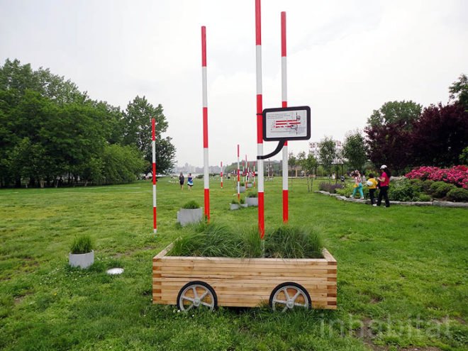 green design, eco design, sustainable design, Socrates Sculpture Park, AgBags, Vertical Farming, GrowNYC, urban farm, Long Island City, Natalie Jeremijenko, Farmacy