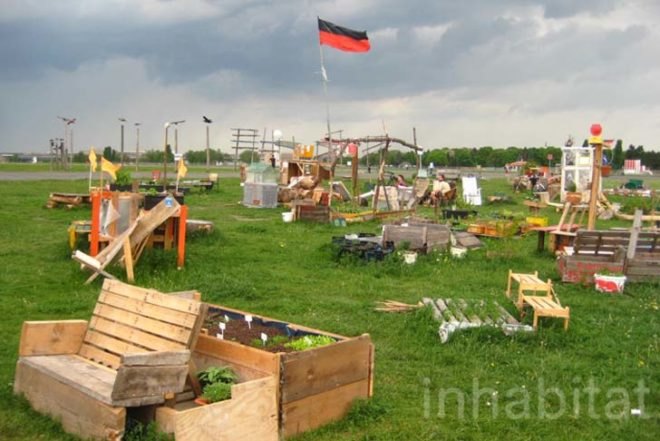 Stadtteilgarten Schillerkiez, Tempelhof airport, berlin, community gardens, food, growing food, mobile garden, abandoned airport, people initiatives, recycled pallets, recycled matrials, social design, Urban design, Sustainable Food, Architecture, green furniture, Botanical, diy, Gardening, Recycled Materials, Recycling / Compost