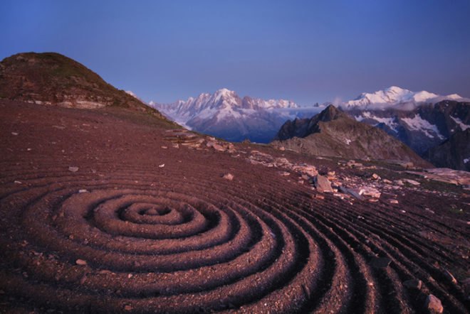 green design, eco design, sustainable design, Land Art, environmental art, eco-friendly mateirals, Sylvain Meyer, ephemeral art, Walter de Maria, Spiral Jetty, Robert Smithson
