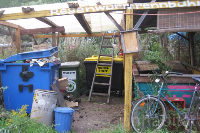Berlin,Wagendorf Lohmühle, Caravan Village, experimental architectural, vermicompost, compost, rain water collection system, clothes recycling, art, recycled materials, caravan, kreuzberg, Prefab Housing, Architecture, Urban design social design, Renewable Energy Recycling / Compost, Botanical,