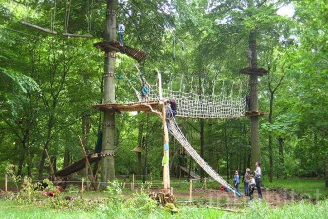 Waldhochseilgarten, Botanical, Zero energy, Landscape Architecture, berlin, Edelrid SmartBelay System, Volkspark Jungfernheide, climbing circuits, harness, treetops