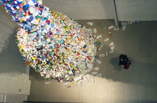 green design, eco design, sustainable design, recycle art, recycled plastic bottles, Thrown to the WInd, recycled plastic bottle tower, Wang Zhiyuan, Chinese artists, Beijing Artists
