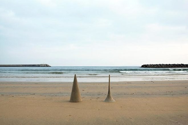 Yukihiro Kaneuchi, Sand Vases, renewable cork, beach sand, Bou-Taoshi, japanese design, Art, Green Materials, Green Home decor