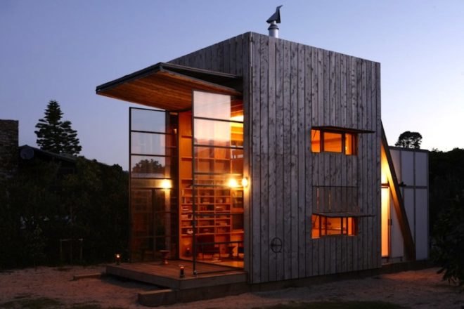 Crosson Clarke Carnachan Architects, Whanapoua Sled house, sleds, beach, New Zealand, natural materials, grey water recycling, rising seas, climate change, green design, sustainable design, eco-design, modular design