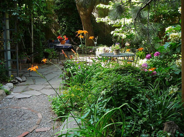 creative little garden, east village garden, community garden nyc, nyc garden, new york gardens, green space nyc, green space in new york, new york community gardens, best garden in new york, green design, landscape design, eco design, sustainable design,