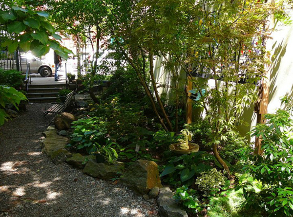 creative little garden, east village garden, community garden nyc, nyc garden, new york gardens, green space nyc, green space in new york, new york community gardens, best garden in new york, green design, landscape design, eco design, sustainable design,