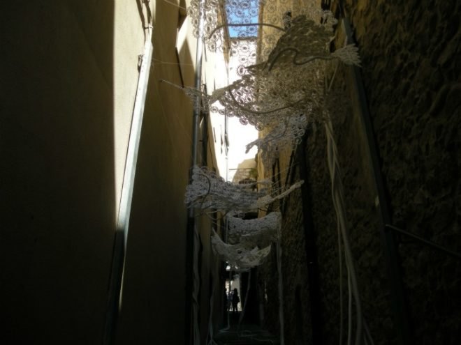 girona flower festival, tiempo de flores, catalan flower festival, flower show, spain spring celebration, sustainable art, landscape gardening, flower artwork