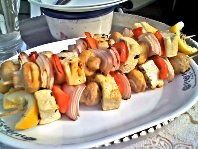 green design, eco design, sustainable design, vegan recipes, vegan bbq, vegetarian bbq, chili lime tofu, grilled mushrooms, teriyaki eggplant, elote, grilled corn, grilled artichokes, tofu kebabs