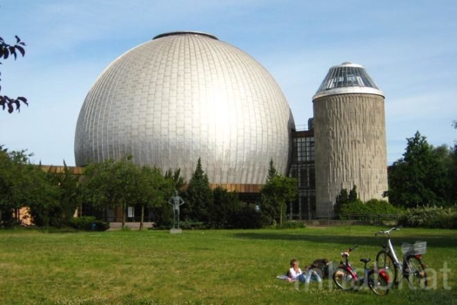 Architecture, green Interiors, energy efficiency, Berlin, Zeiss Planetarium, planetarium, led lights, led ceiling, futuristic,