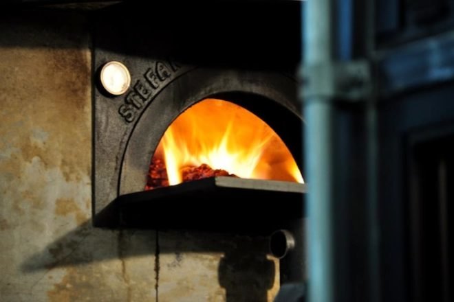 Jon Darsky, recycled shipping containers, Del Popolo, San Francisco, recycled materials, Neapolitan pizza, green design, sustainable design, eco-design, recycled design, urban design, food, pizza