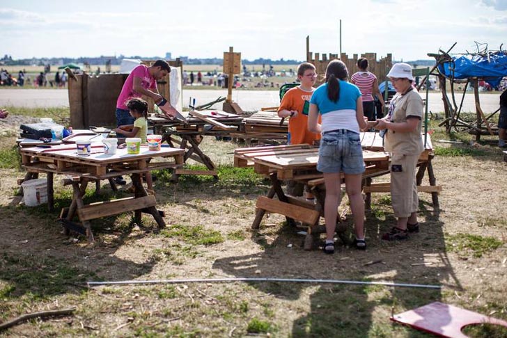 Architecture, Art, DIY, Recycled Materials, recycled wood, tyres, pallets, tempelhof airport, Bread & Butter, Gecekondu Landed Overnight, Youth Art Neukölln, Kunst-Stoffe, Urban Planning, Crafts, german design, berlin