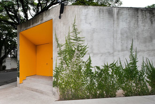 Isay Weinfeld, Grecia House, São Paulo, Brazil, natural light, wood, trees growing inside, minimalistic, greenery, open plan, Air quality, Architecture, green Interiors, Daylighting