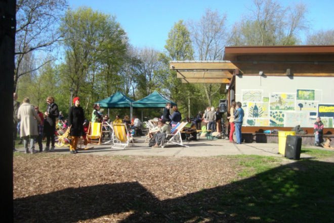 Noorderparkbar, Bureau SLA, overtreders w, amsterdam, second hand materials, reclaimed materials, recycled materials, coffee bar, coffee shack