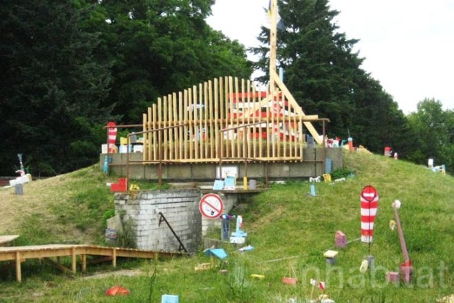 The World is Not Fair, Berlin, Tempelhof Airport, Experimental Architecture, Raumlabor Berlin, HAU theatre, re-appropriation, experimental, temporary architecture, Architecture, Art, Recycled Materials, Green Events