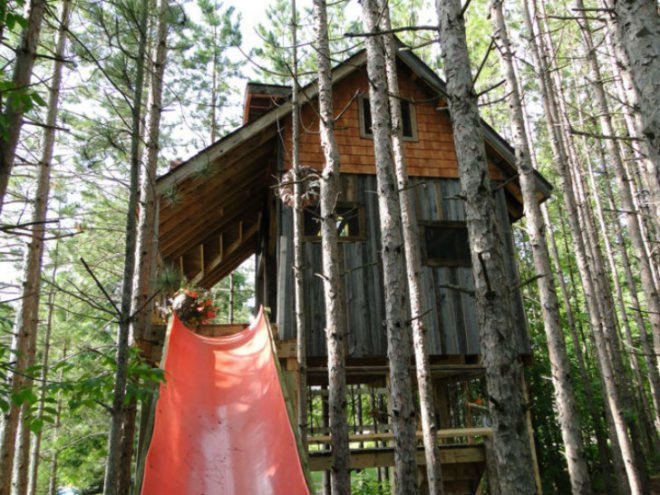 Treehouse, Lynne Knowlton, reclaimed materials, barn wood, recycled materials, upcycled materials, tree house
