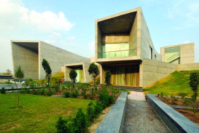 The Courtyard House, Sanjay Puri Architects, earth berm, passive cooling strategies, india, extreme heat
