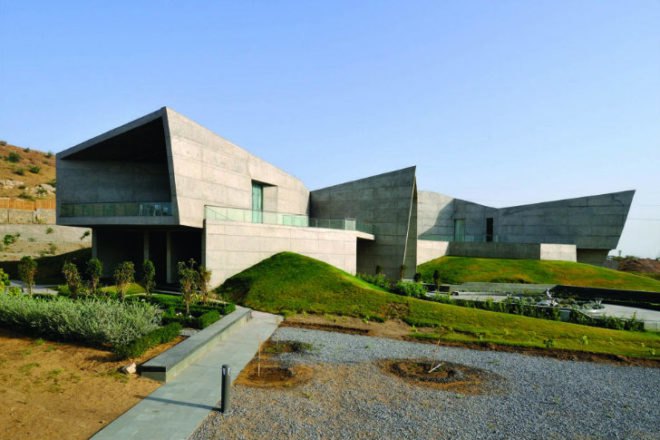 The Courtyard House, Sanjay Puri Architects, earth berm, passive cooling strategies, india, extreme heat