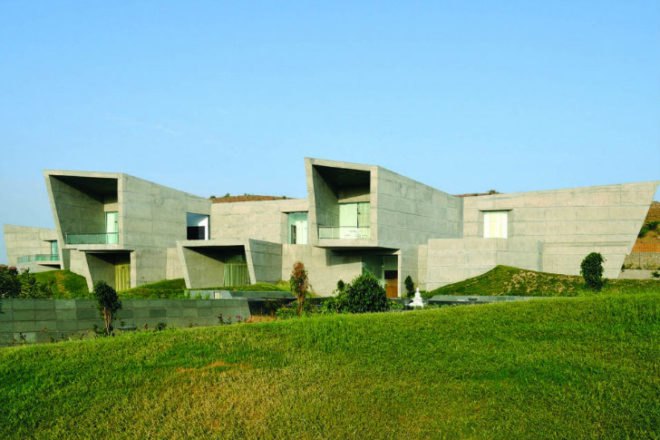 The Courtyard House, Sanjay Puri Architects, earth berm, passive cooling strategies, india, extreme heat