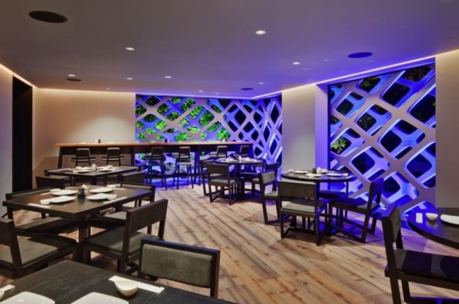 tori tori restaurant, Rojkind Arquitectos, green wall, living wall, sustainable design, green design, restaurant, mexico city, vertical garden, skylight, daylighting