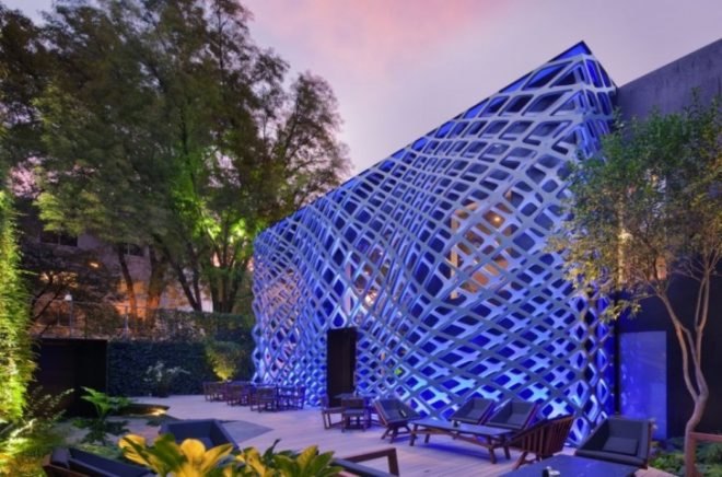 tori tori restaurant, Rojkind Arquitectos, green wall, living wall, sustainable design, green design, restaurant, mexico city, vertical garden, skylight, daylighting