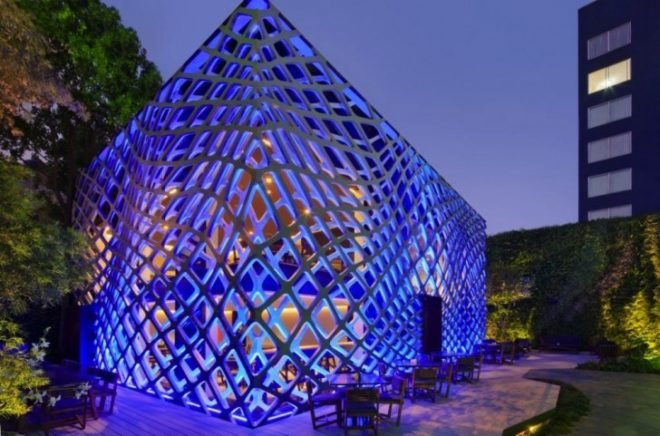 tori tori restaurant, Rojkind Arquitectos, green wall, living wall, sustainable design, green design, restaurant, mexico city, vertical garden, skylight, daylighting