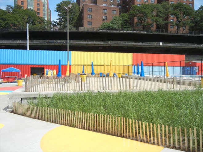 brooklyn bridge park pop up pool, pop up pool, brooklyn park pop up pool, brooklyn bridge park, brooklyn park pop up pool, brooklyn pool, brooklyn bridge pool, shipping container pool, brooklyn beach, green design, eco design, sustainable design, shipping container beach