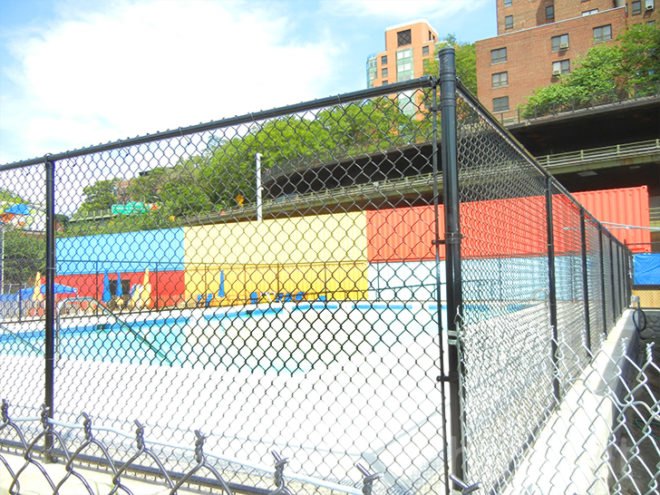 brooklyn bridge park pop up pool, pop up pool, brooklyn park pop up pool, brooklyn bridge park, brooklyn park pop up pool, brooklyn pool, brooklyn bridge pool, shipping container pool, brooklyn beach, green design, eco design, sustainable design, shipping container beach