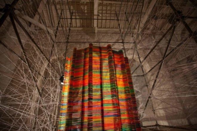 Chromatic Screen, hangers, upcycling, reuse, art, sculpture, design, LIKEarchitects