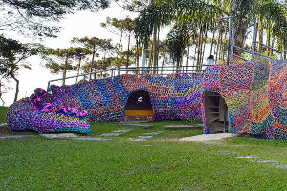 Crocheted Jacaréa, Olek, crocheted alligator, agata olek, São Paulo, Brazil