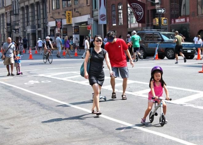 summer streets nyc, summer streets manhattan, manhattan, fitness, healthy recreation, sustainable transportation, biking, running, roller blading, New York City Department of Transportation