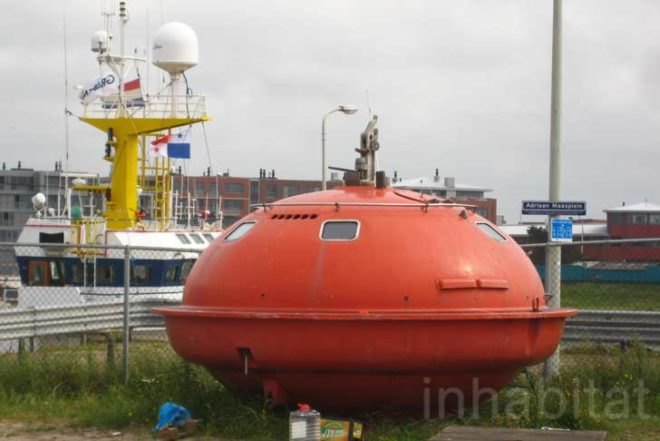 FAST, surf, The Hague, surfers villa, affordable accomodation, recycled containers, German bunker, Bunker Museum, green roof, Satelliet Groep, refunc, Prefab Housing, Vertical Garden, green sport, Recycled Materials, Green Holidays, surf
