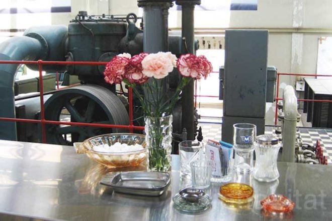 Radio Royaal, Eindhoven, recycled warehouse, Philips, seasonal food, recycled furniture, Architecture, Daylighting, green furniture, green Interiors, Green renovation,