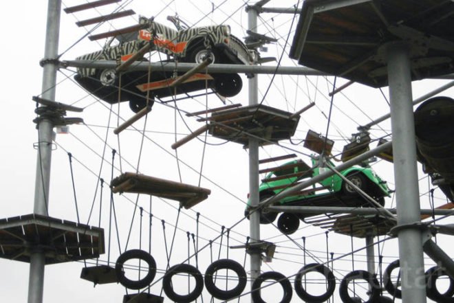 Mount Center, Beach Bar, parkour, Mitte, Berlin, Beach-volley, recycled materials, Beetle car, Trabants, Beach-Mitte, Noah ark, Architecture, Recycled Materials, green sport, Landscape Architecture, Interactive Objects,