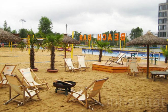 Mount Center, Beach Bar, parkour, Mitte, Berlin, Beach-volley, recycled materials, Beetle car, Trabants, Beach-Mitte, Noah ark, Architecture, Recycled Materials, green sport, Landscape Architecture, Interactive Objects,