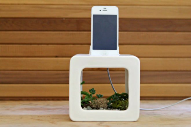 Bloombox, iPhone Station, acoustic amplifier, speakers, amplifier, planter, gardening, green product