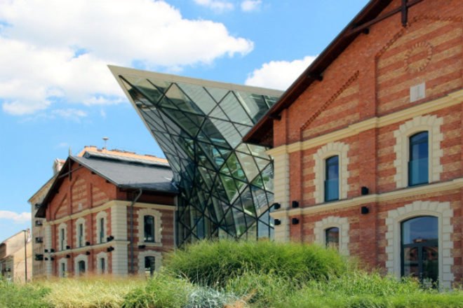 CET Building, ONL, Oosterhuis_Lénárd, budapest, mixed use building, glass atrium, daylighting, green renovation