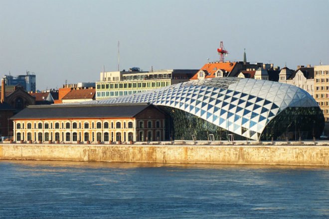 CET Building, ONL, Oosterhuis_Lénárd, budapest, mixed use building, glass atrium, daylighting, green renovation