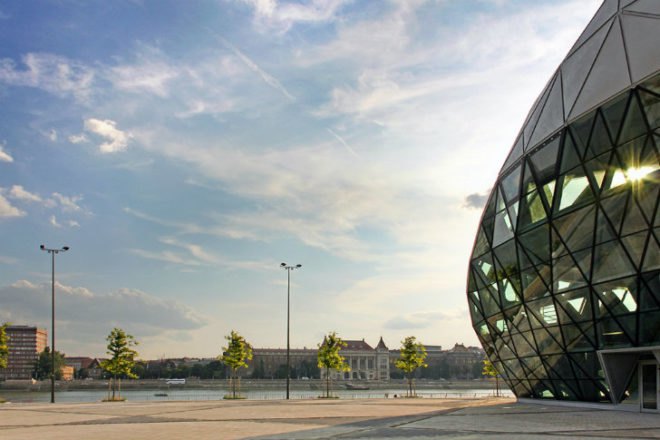 CET Building, ONL, Oosterhuis_Lénárd, budapest, mixed use building, glass atrium, daylighting, green renovation