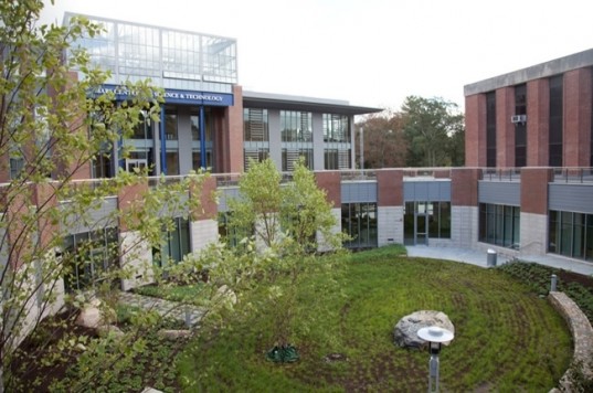 Mars Center for Science and Technology, Green building, green roof, LEED Gold, LEED, US Green Business Council, green design, green building, sustainable practices, interior lighting sensors, solar shading, wheaton college