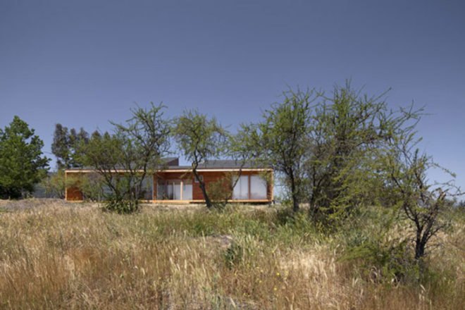 Comun Arquitectos, MJ Casa, Chile, Catalina Gonzalez, Sebastian Yurjevic, daylight, low-cost design, roof geometry, modern.