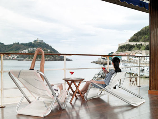 dvelas, ship sail, salvaged, spain, outdoor furntiture, aluminum chairs, living sails