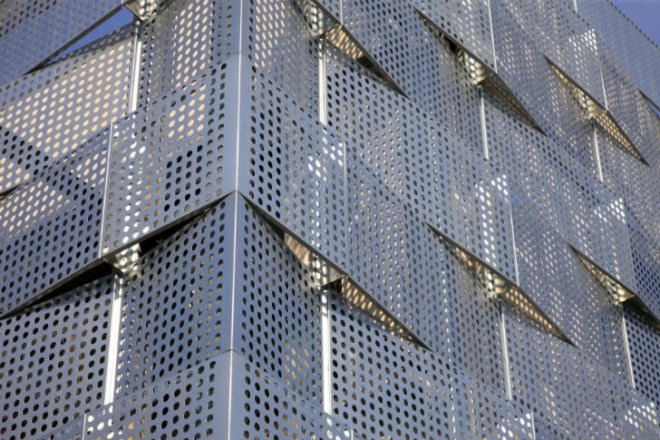 Edogawa Garage Club, Junichi Ito, tokyo, green renovation, metal shade screen, perforated metal facade,