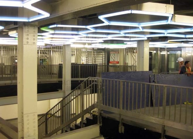 Leo Villareal, MTA, New York City Subway,subway art, Bleecker Street, Bleecker Street Station, Manhattan, Public Art, LED art,LED light installation, transportation, light sculpture
