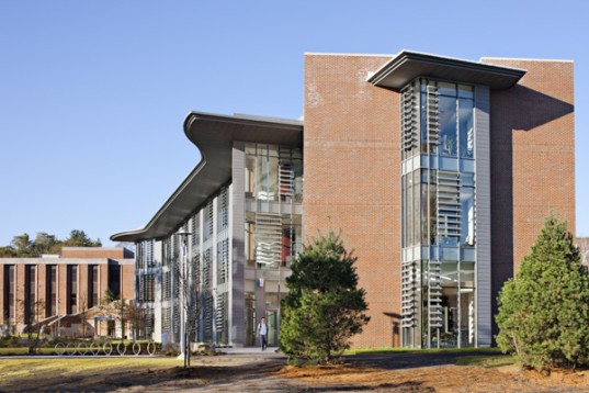 Mars Center for Science and Technology, Green building, green roof, LEED Gold, LEED, US Green Business Council, green design, green building, sustainable practices, interior lighting sensors, solar shading, wheaton college