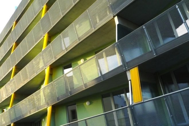 Mühlgrund, passive house, ARTEC Architekten, vertical garden, green design, sustainable design, solar shades, Austria, Vienna, daylighting, energy efficiency