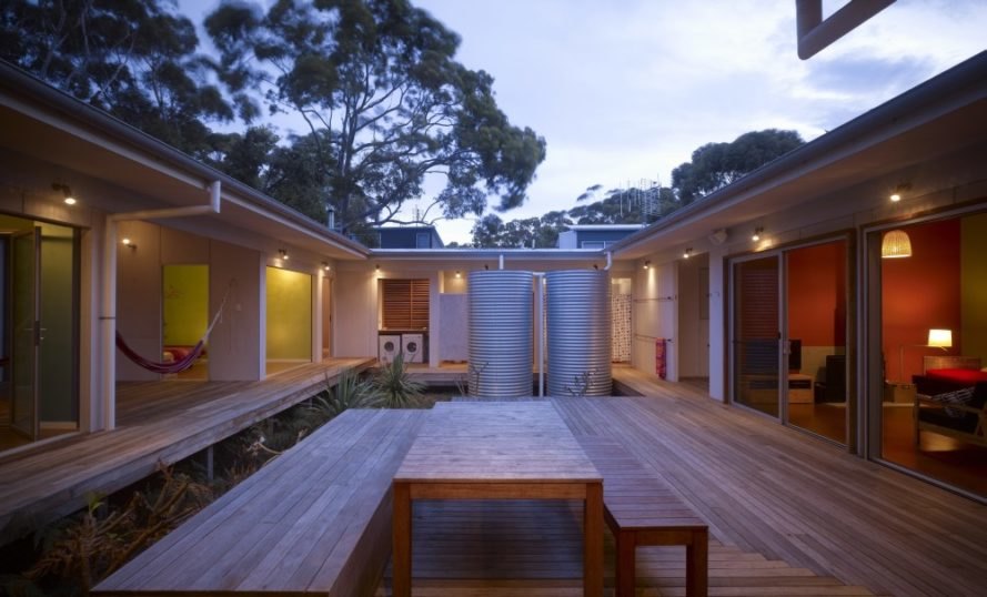 Seal Rocks House is a NetZero Energy Surfer's Haven in Australia