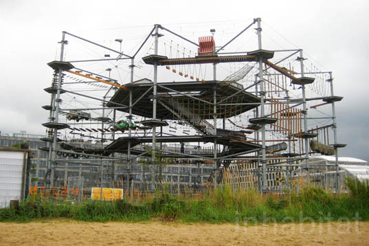 Mount Center, Beach Bar, parkour, Mitte, Berlin, Beach-volley, recycled materials, Beetle car, Trabants, Beach-Mitte, Noah ark, Architecture, Recycled Materials, green sport, Landscape Architecture, Interactive Objects,
