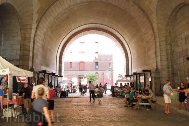 Loosecube, DUMBO archway office, work under the manhattan bridge, co working nyc, co working brooklyn, free office space nyc, free office space brooklyn