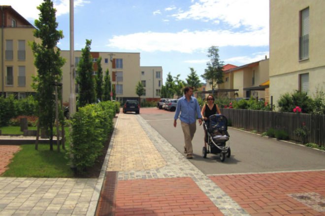 Arkadian Winnenden, Atelier Dreiseitl, stuttgart, green housing, affordable housing, family friendly housing, rainwater harvesting